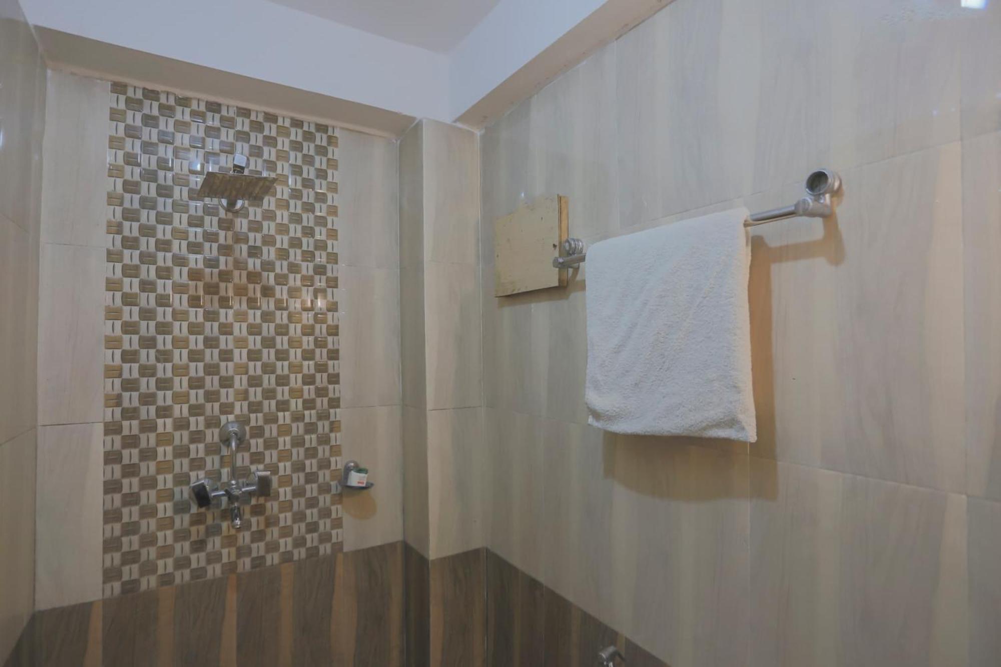 Oyo 789 Shivam Plaza Hotel 3*