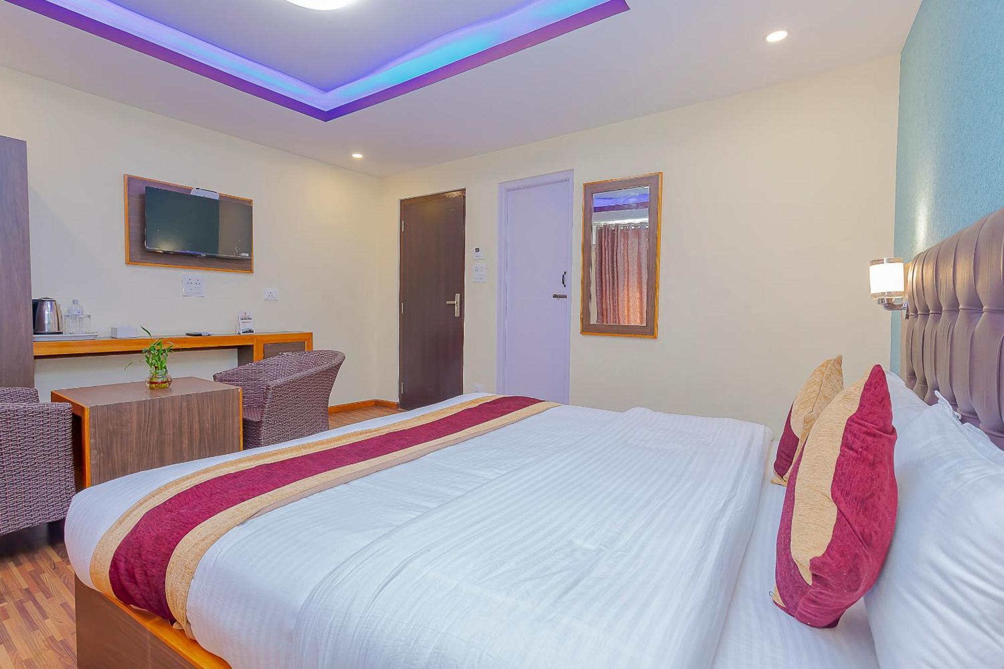 Oyo 798 Euphoria Hotel 3*