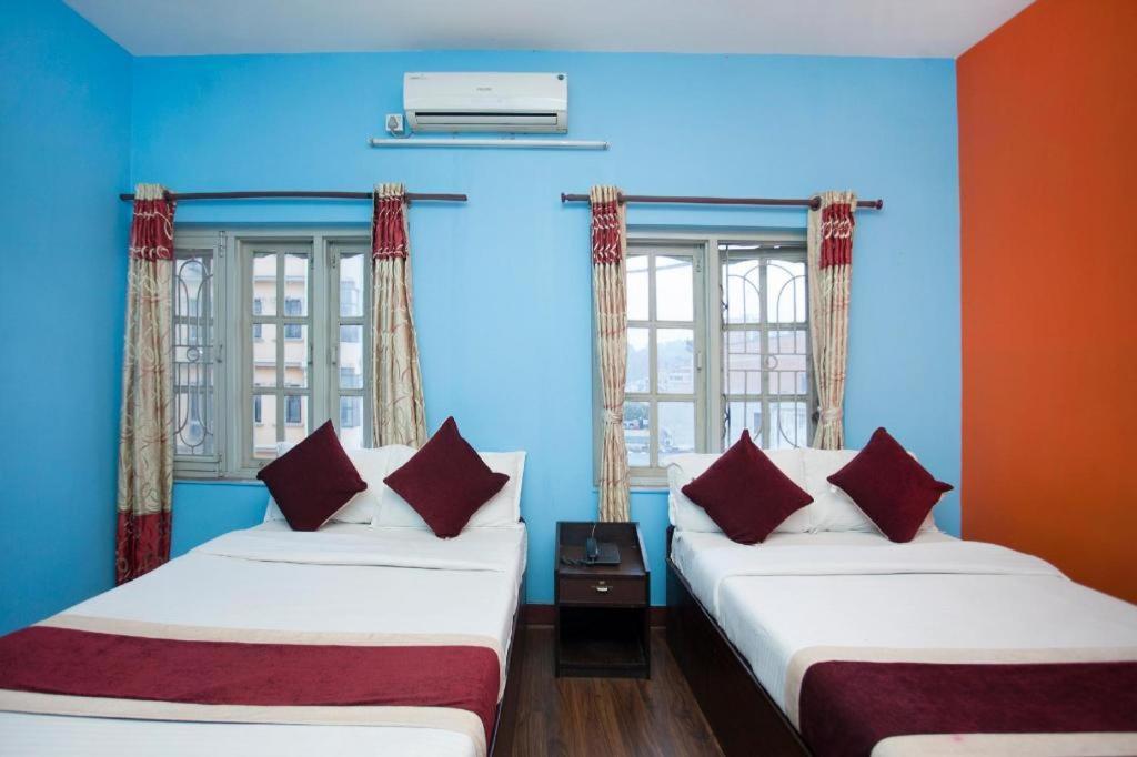 Oyo 381 Pashupati Plaza Hotel 2*