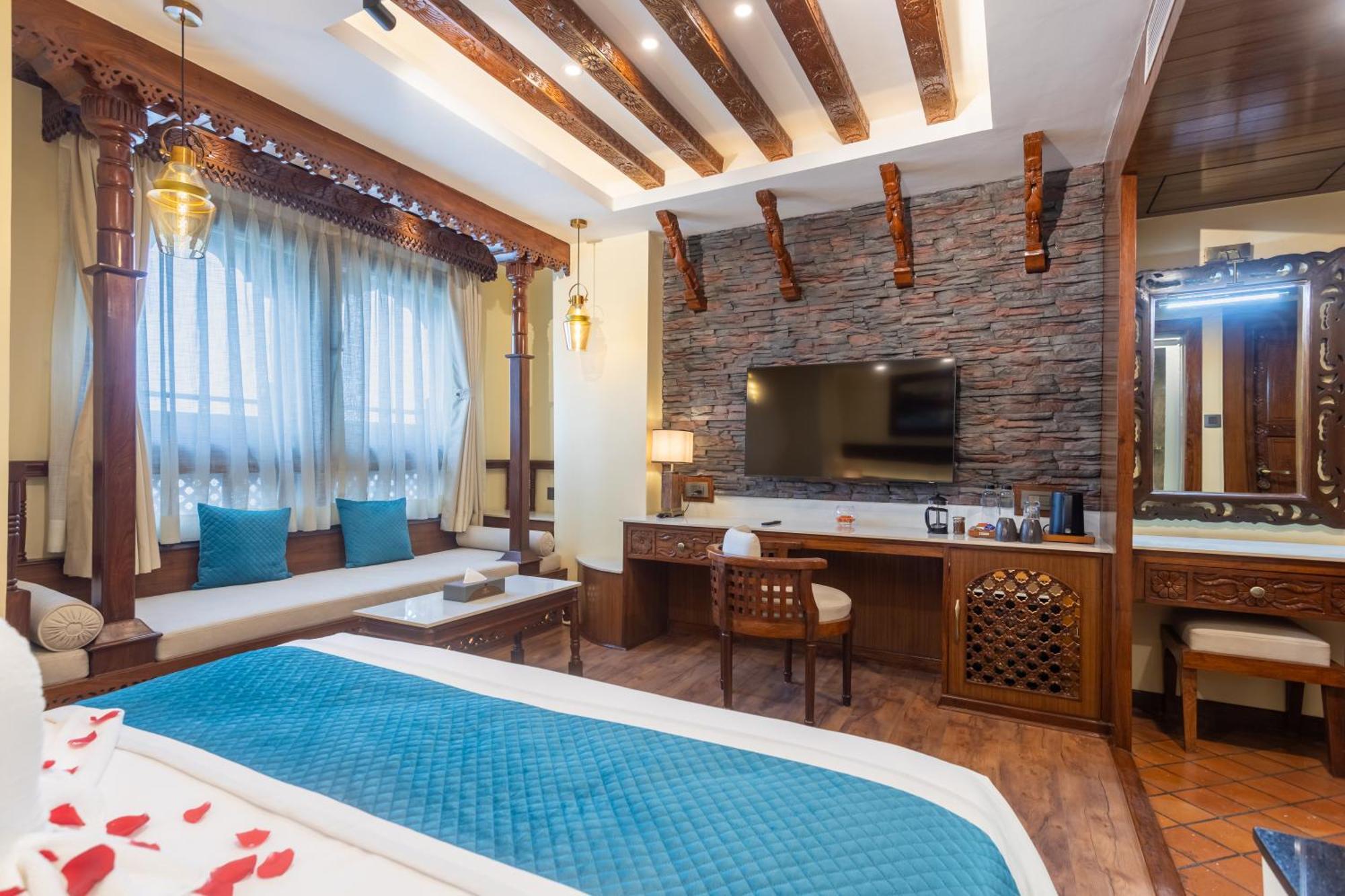 Hotel Aarya And 5*
