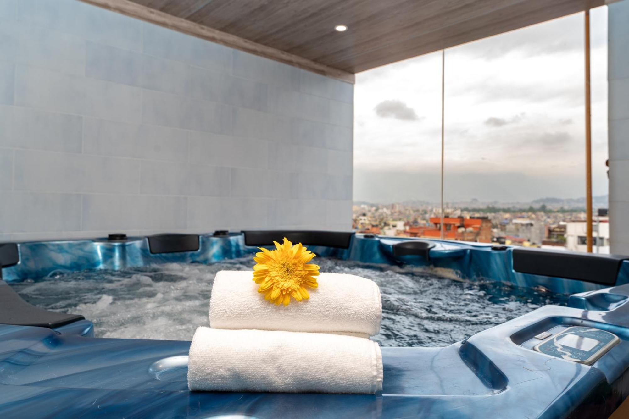 Hotel Aarya And 5*