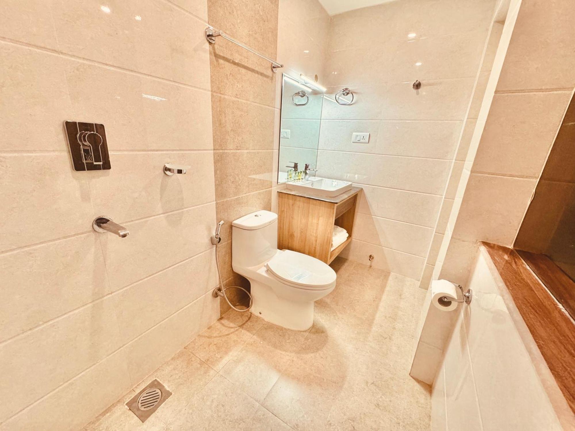 Bayberry - Near Tribhuvan International Airport Hotel 4*
