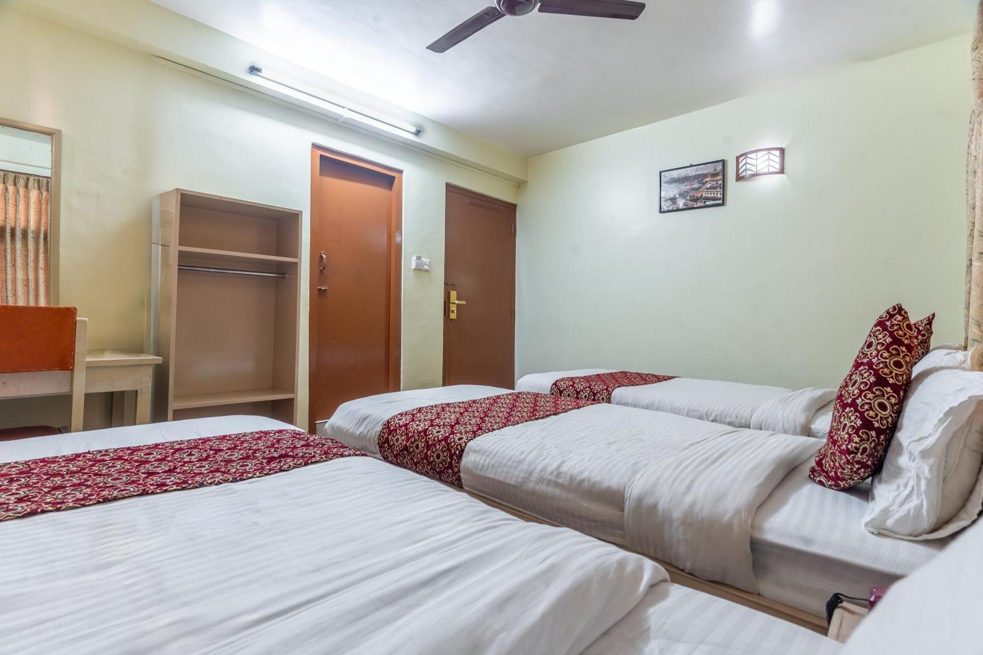 Oyo 831 Mission Pvt Ltd Hotel 3*