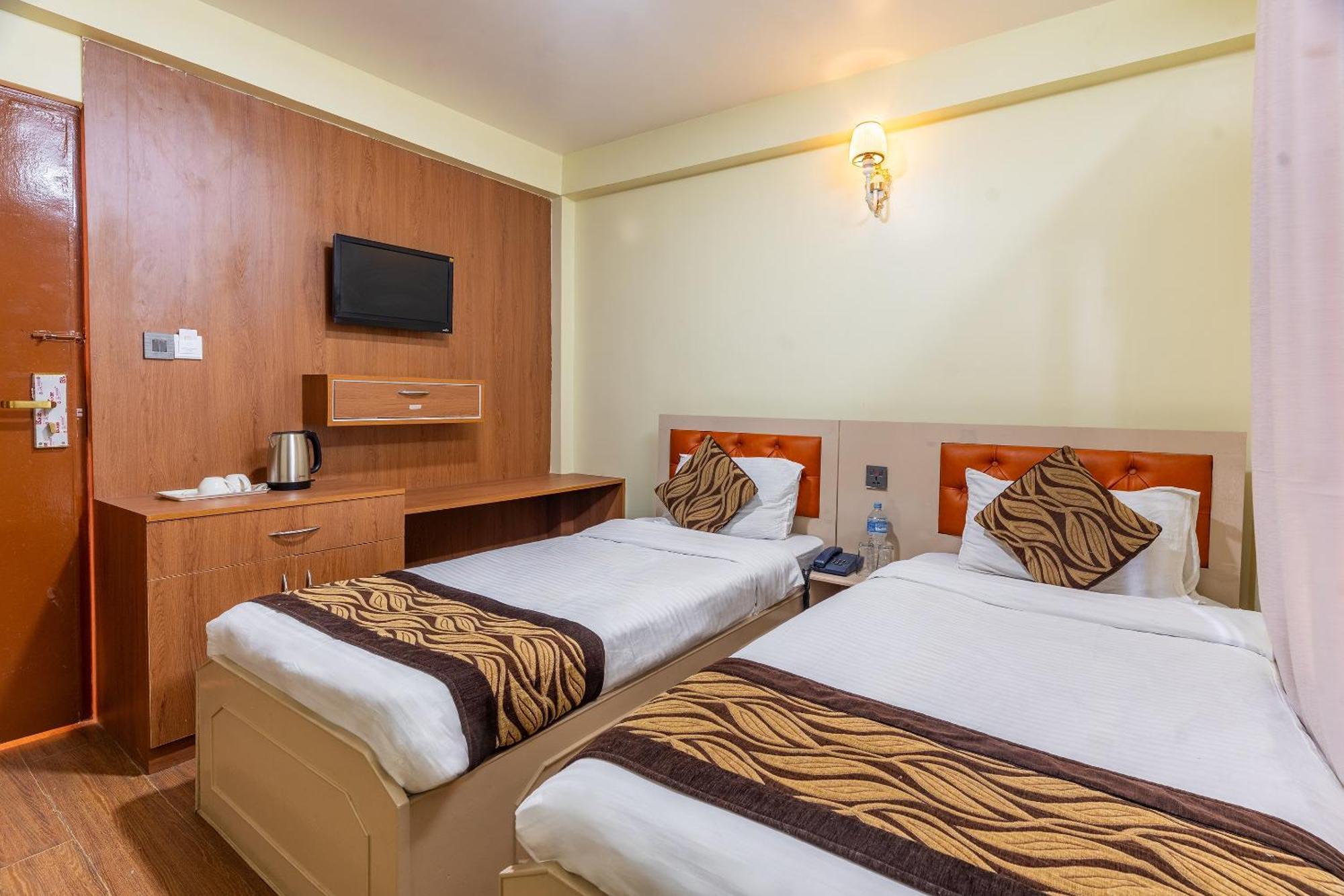 Oyo 831 Mission Pvt Ltd Hotel 3*