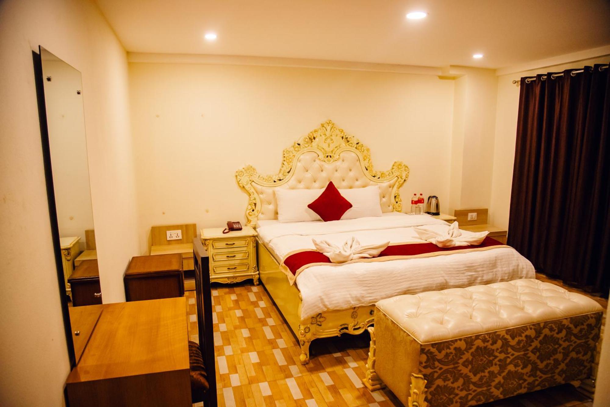 Hotel Pashupati Front