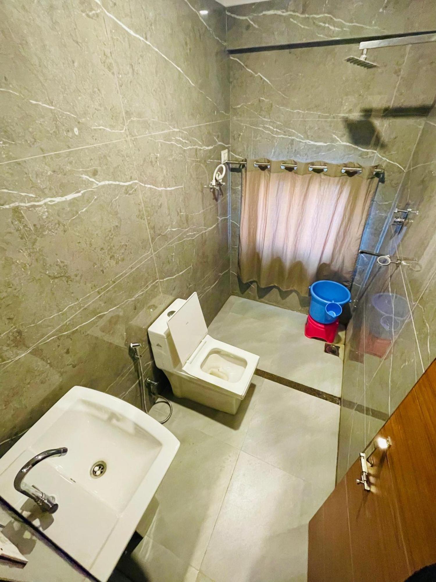 Pashupati Front Hotel 2*
