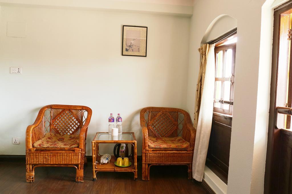 Bed & Breakfast Happiness 1 2*