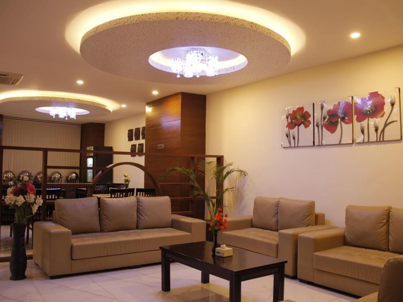 Hotel Regal Airport 3*