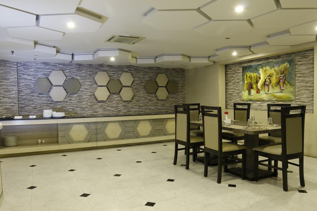 Mirage Lords Hotel 3*