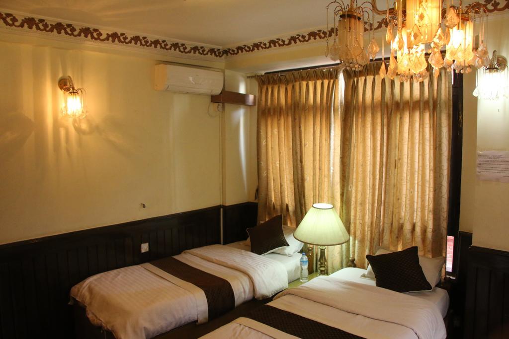 Florid Nepal Inn 2*