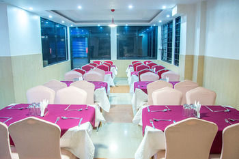 Oyo 123 Plaza 3*
