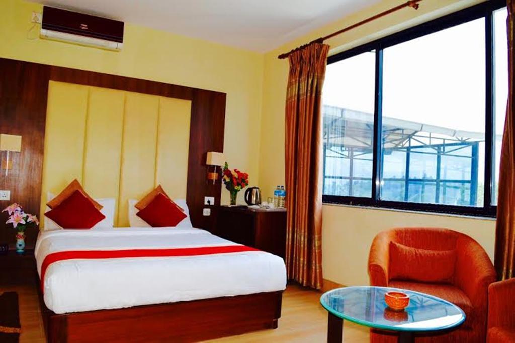 Regal Airport Hotel 3*