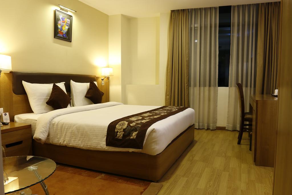 Mirage Lords Hotel