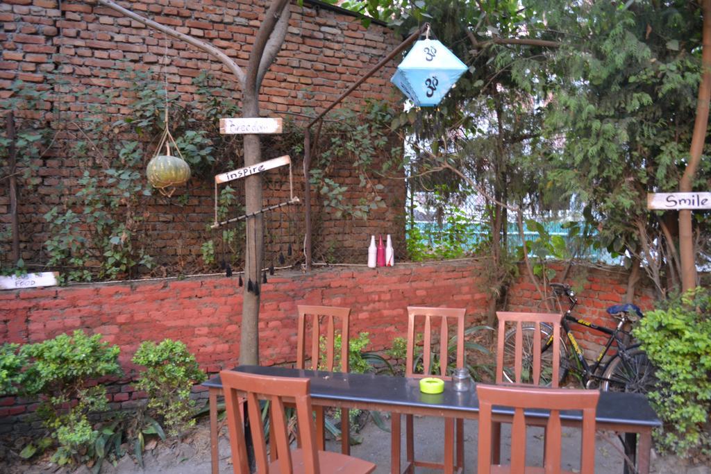 Discovery 2* Kathmandu