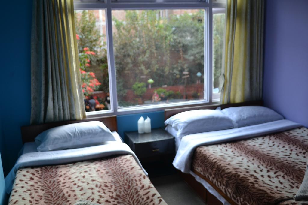 Bed & Breakfast Discovery 2*