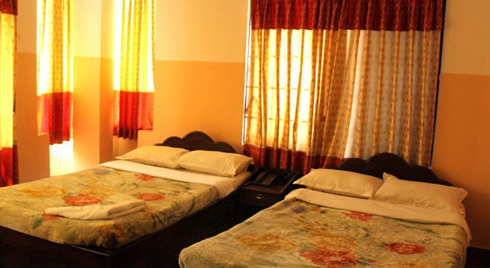 Pashupati Plaza Hotel 3*