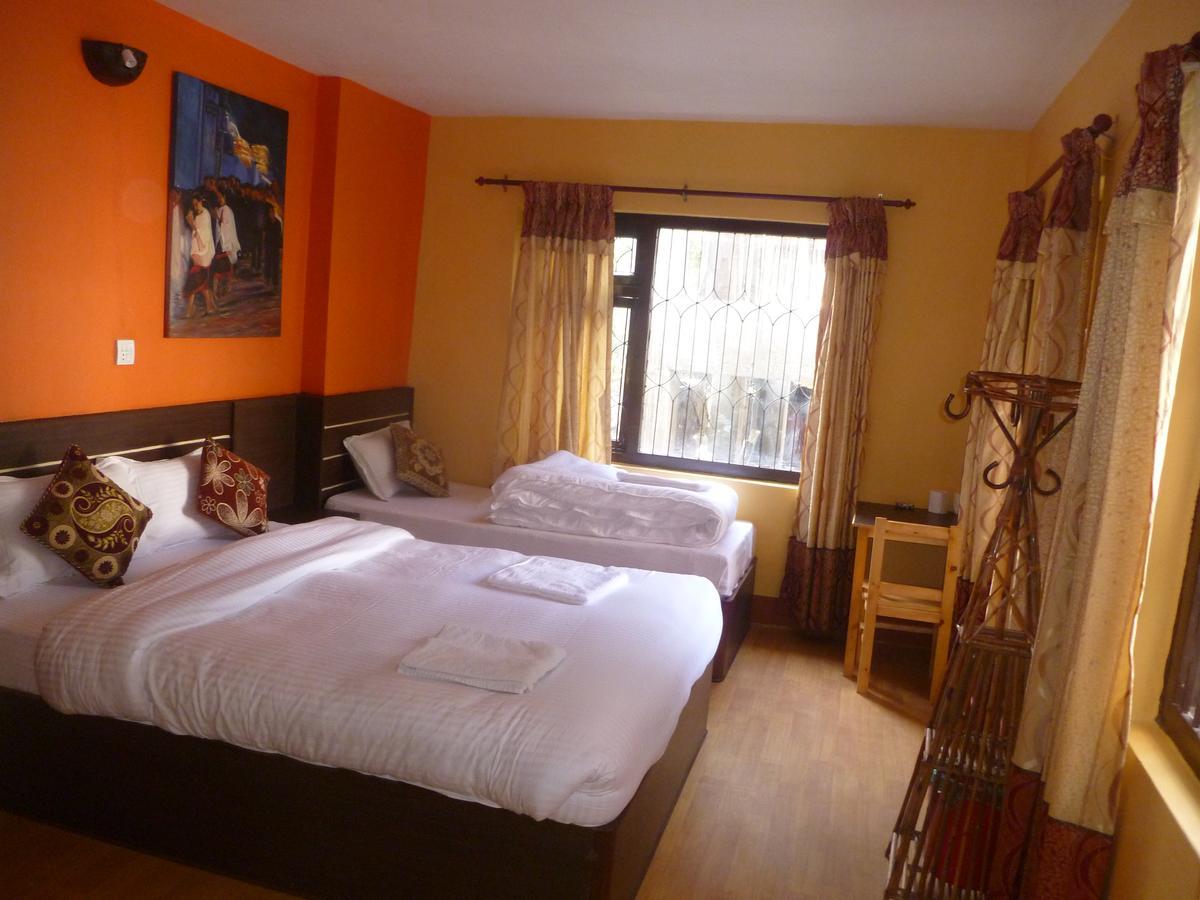 Kathmandu Village House Hotel 2*