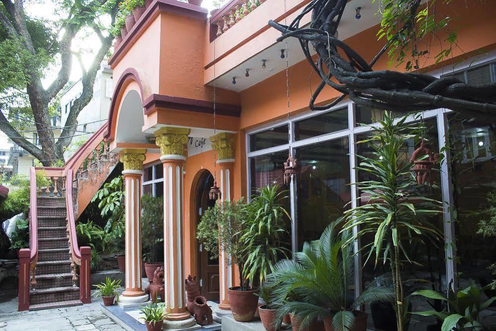 Hotel Mustang 3*
