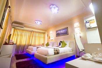 Aria Boutique &