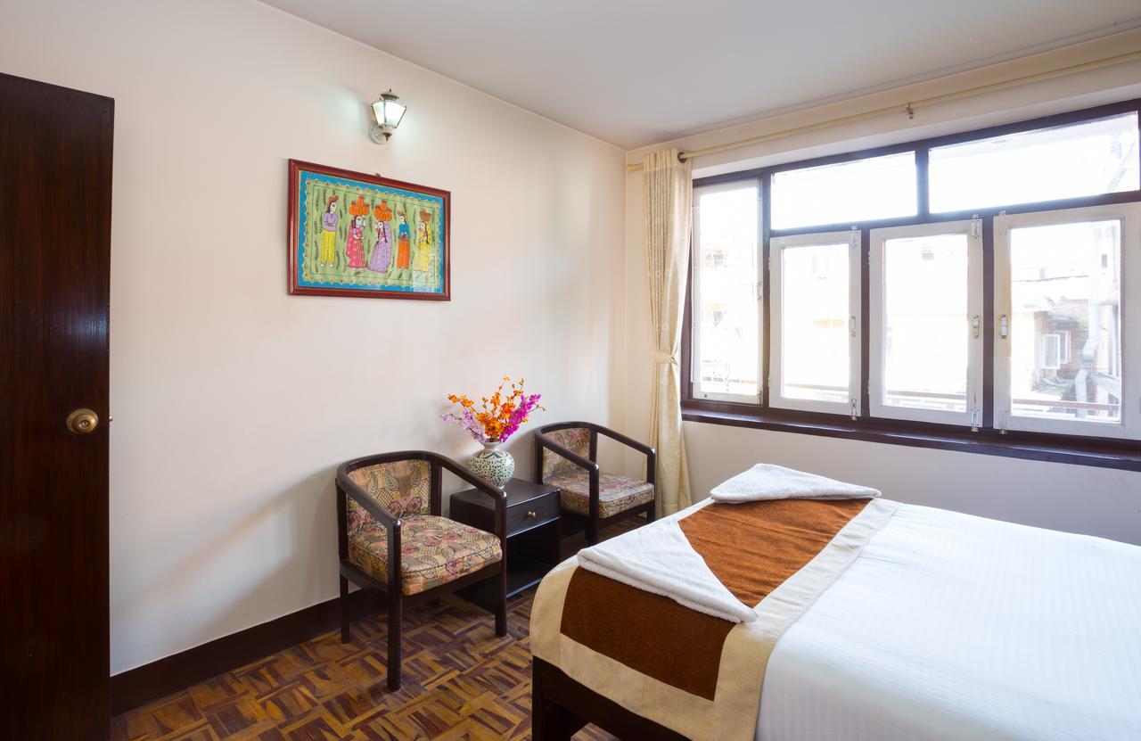 Nomad Hotel 2*