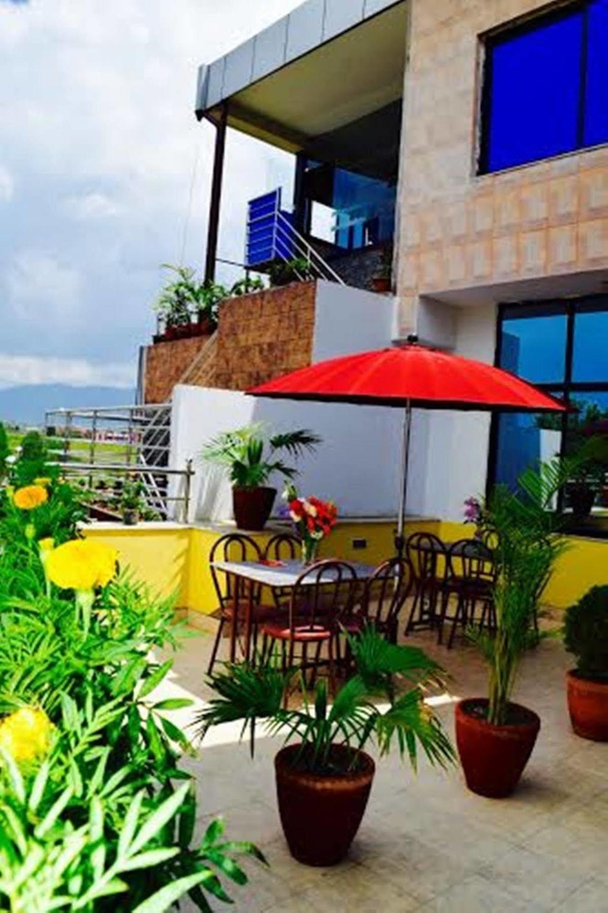 Hotel Regal Airport 3*