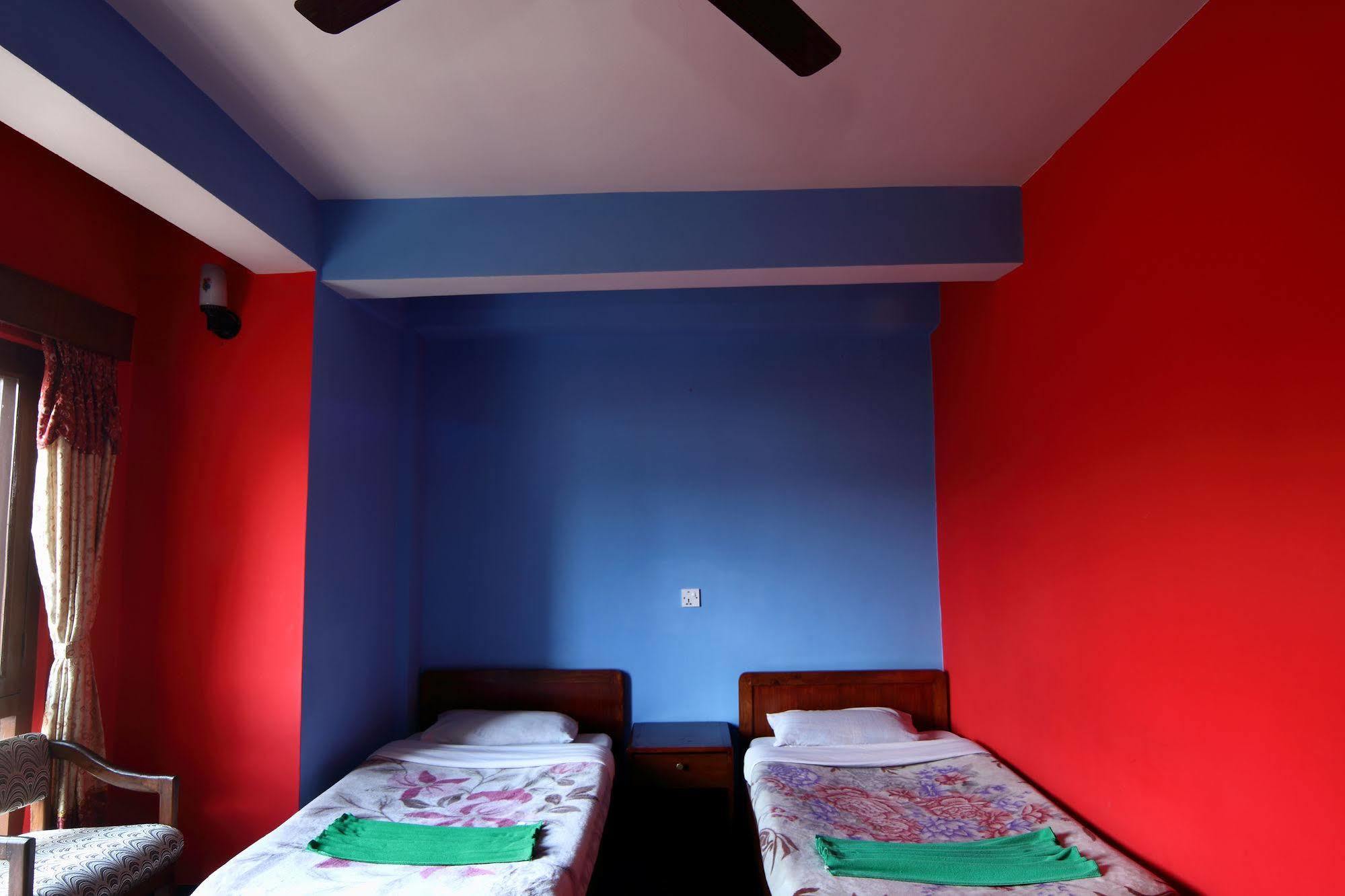 Hotel Mustang 3*