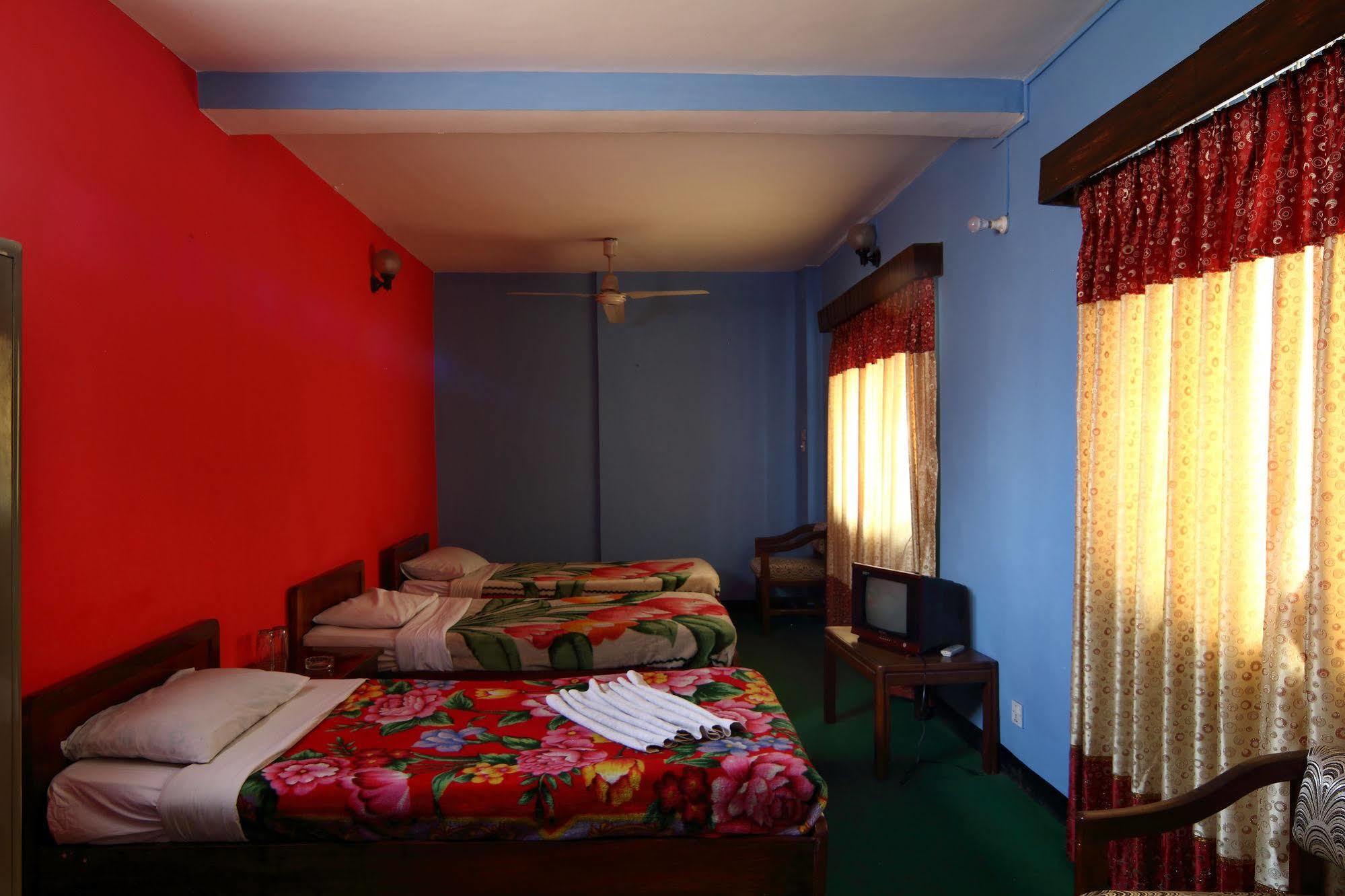 Hotel Mustang 3*