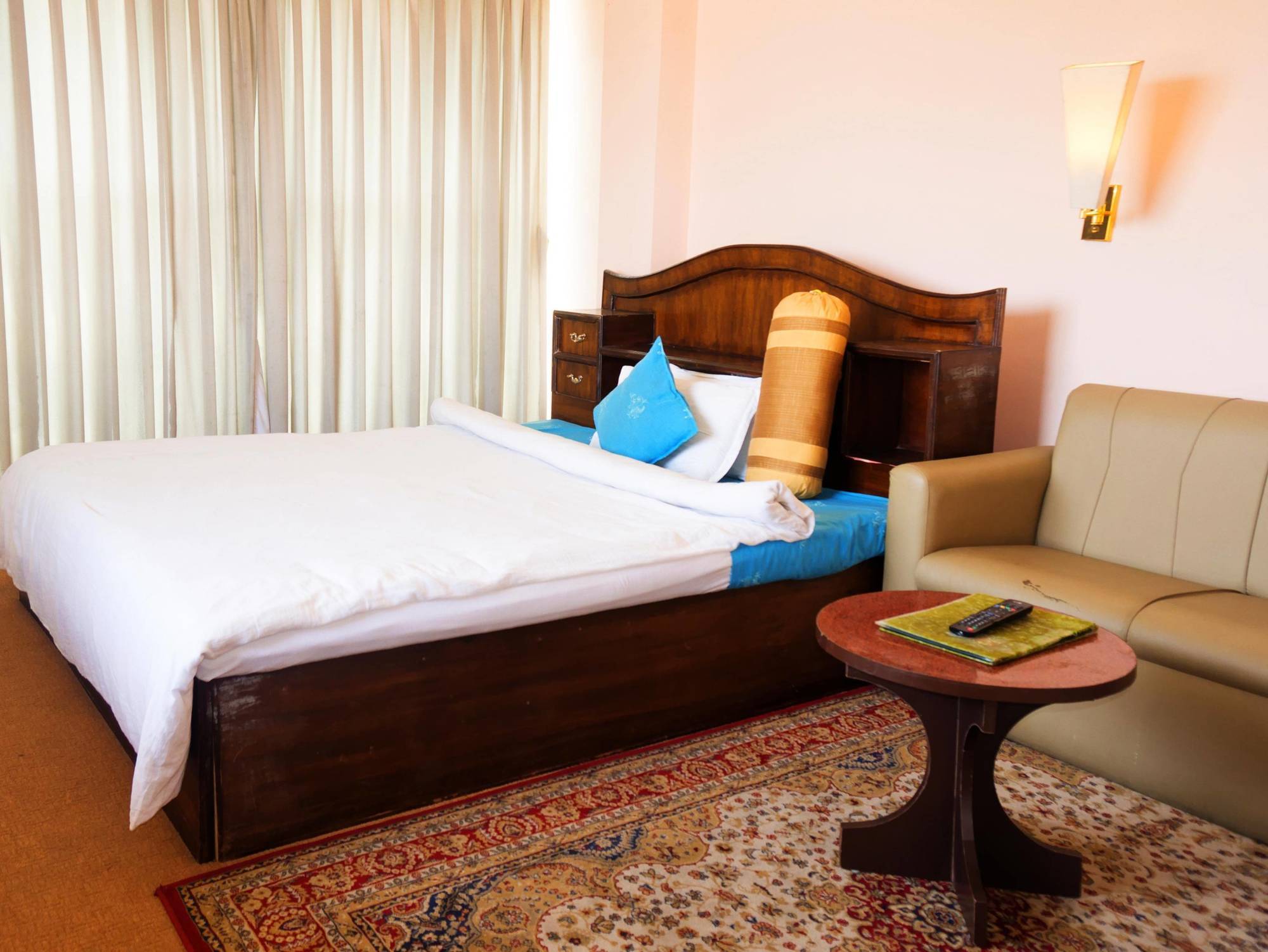 Palagya & Restaurant Hotel