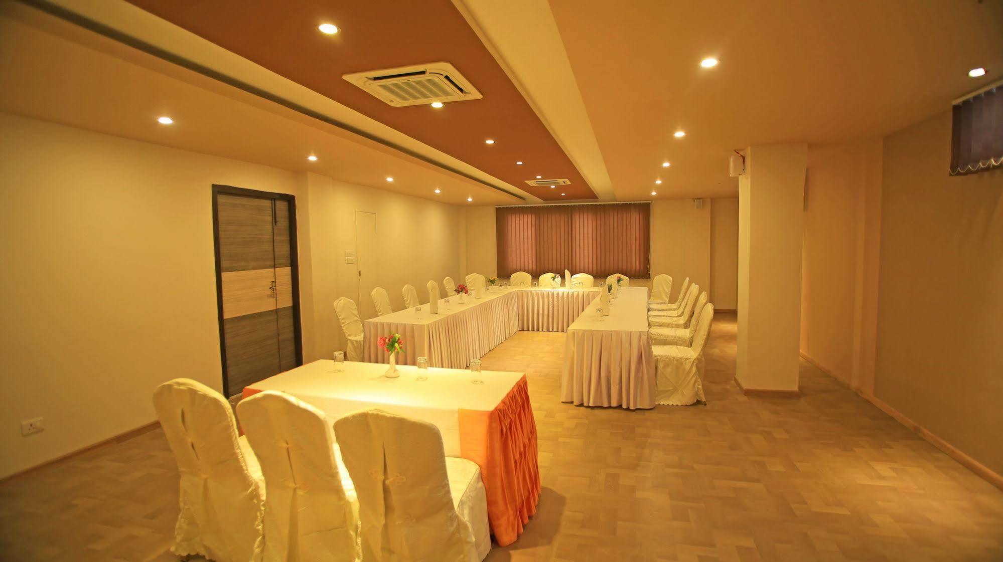 Hotel Mirage Lords 3*