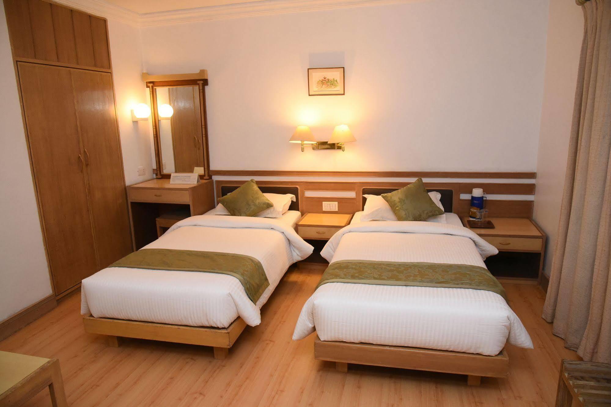 Padma Hotel 3*