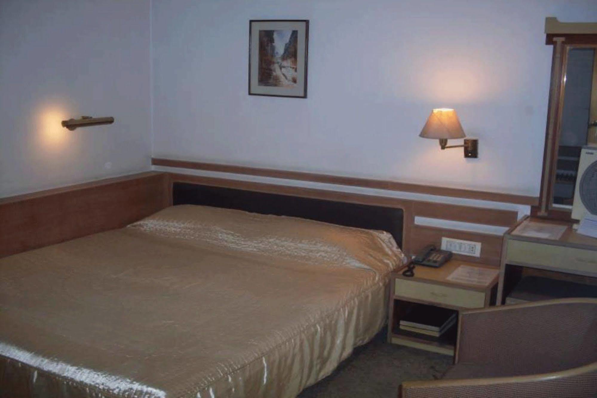 Padma 3*