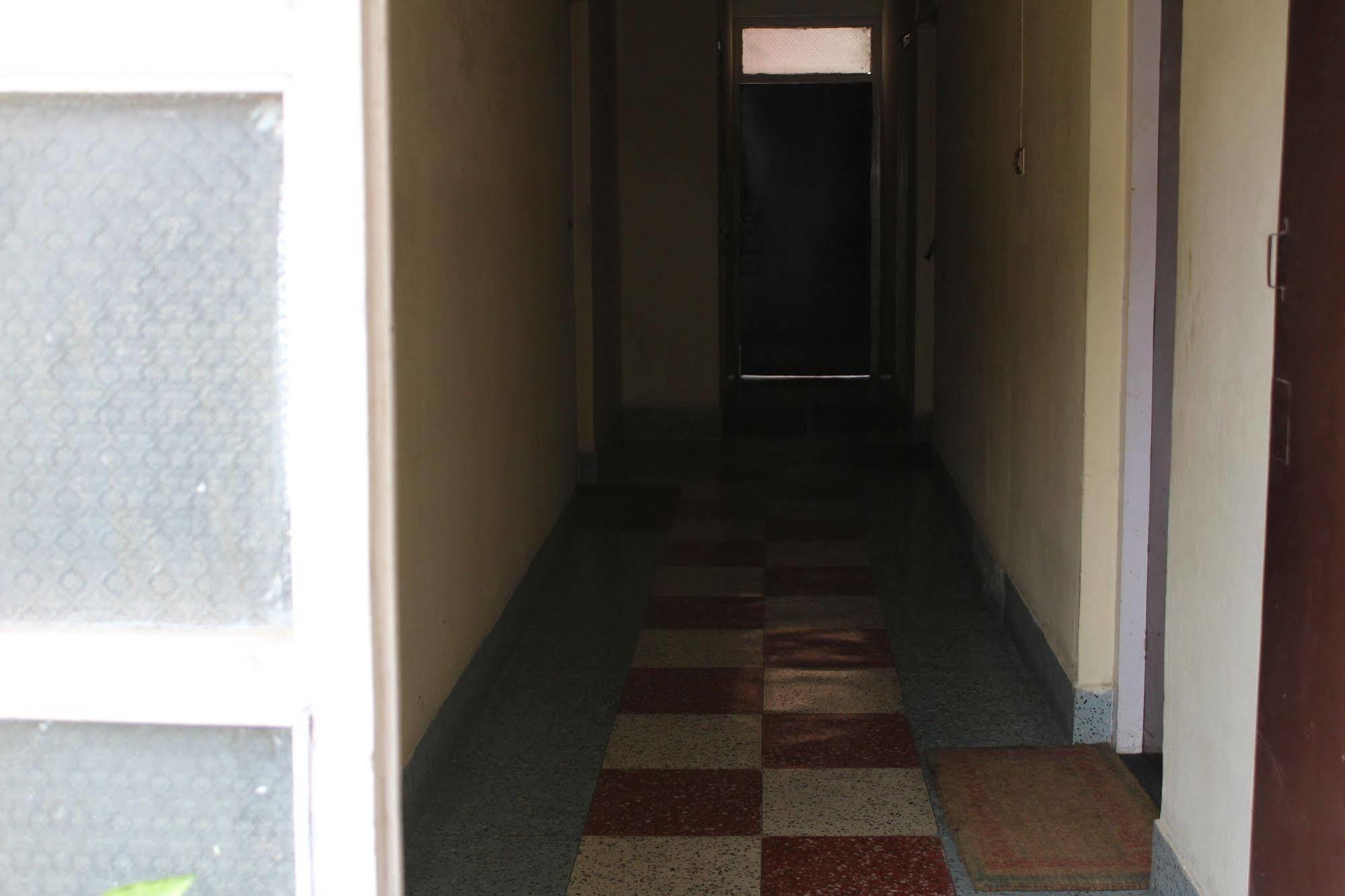 Red Planet Guest house 2*