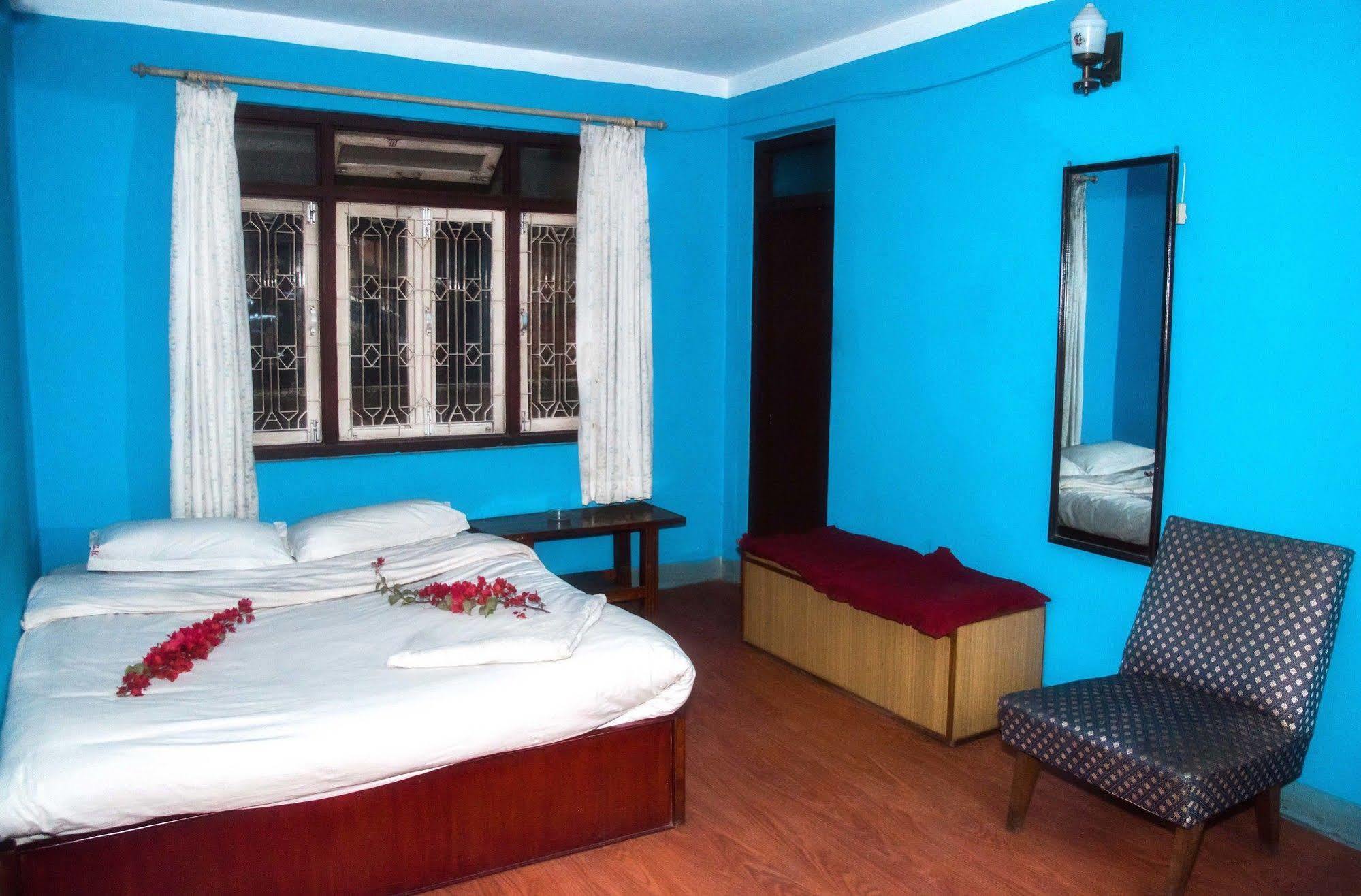 Garden Hotel 2*