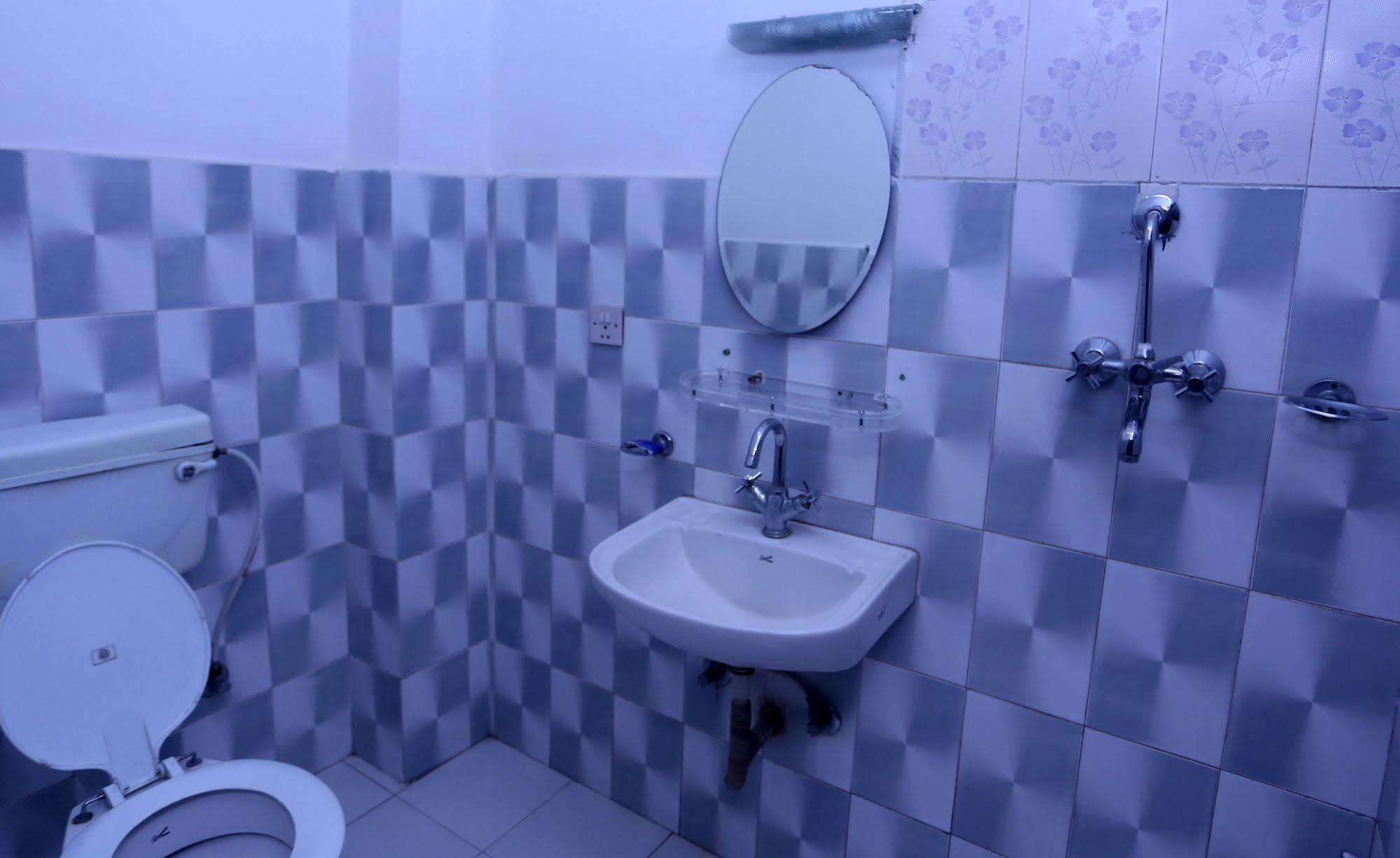 Bed & Breakfast Oyo 153 Aster Nepal 2*