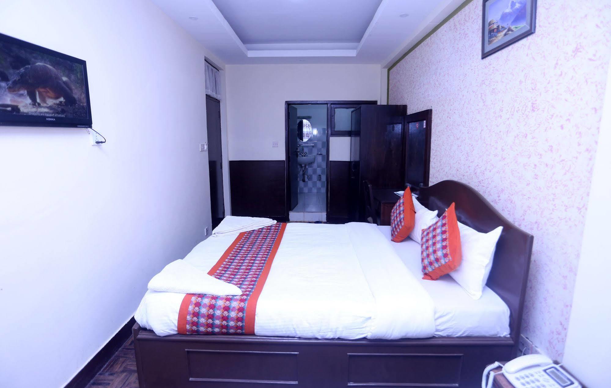 Oyo 153 Aster Nepal 2*