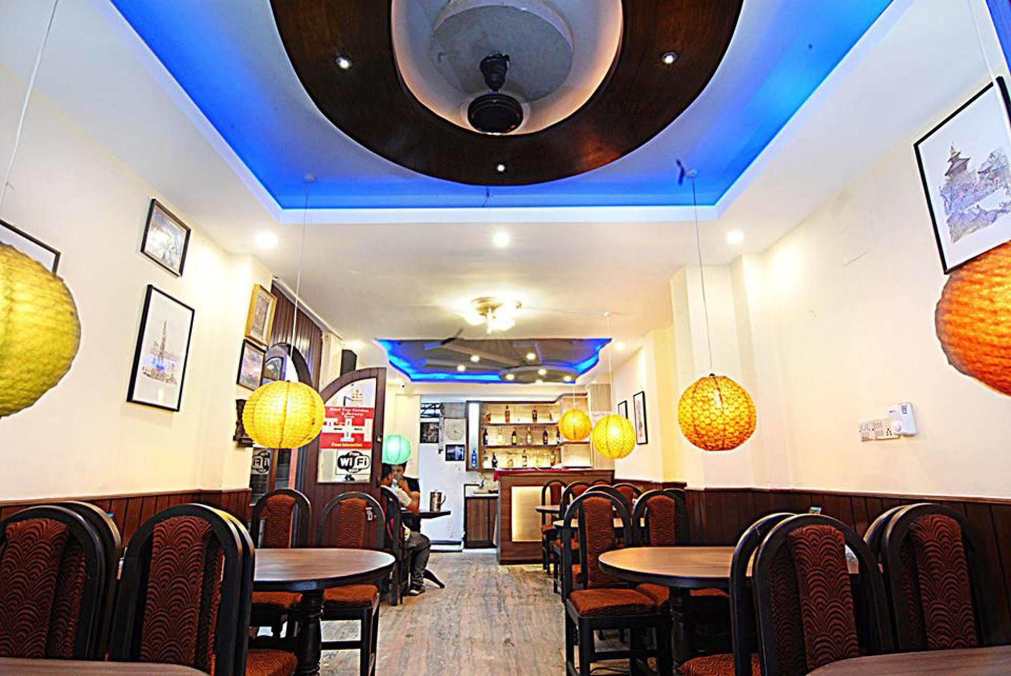 Lily Hotel 2*