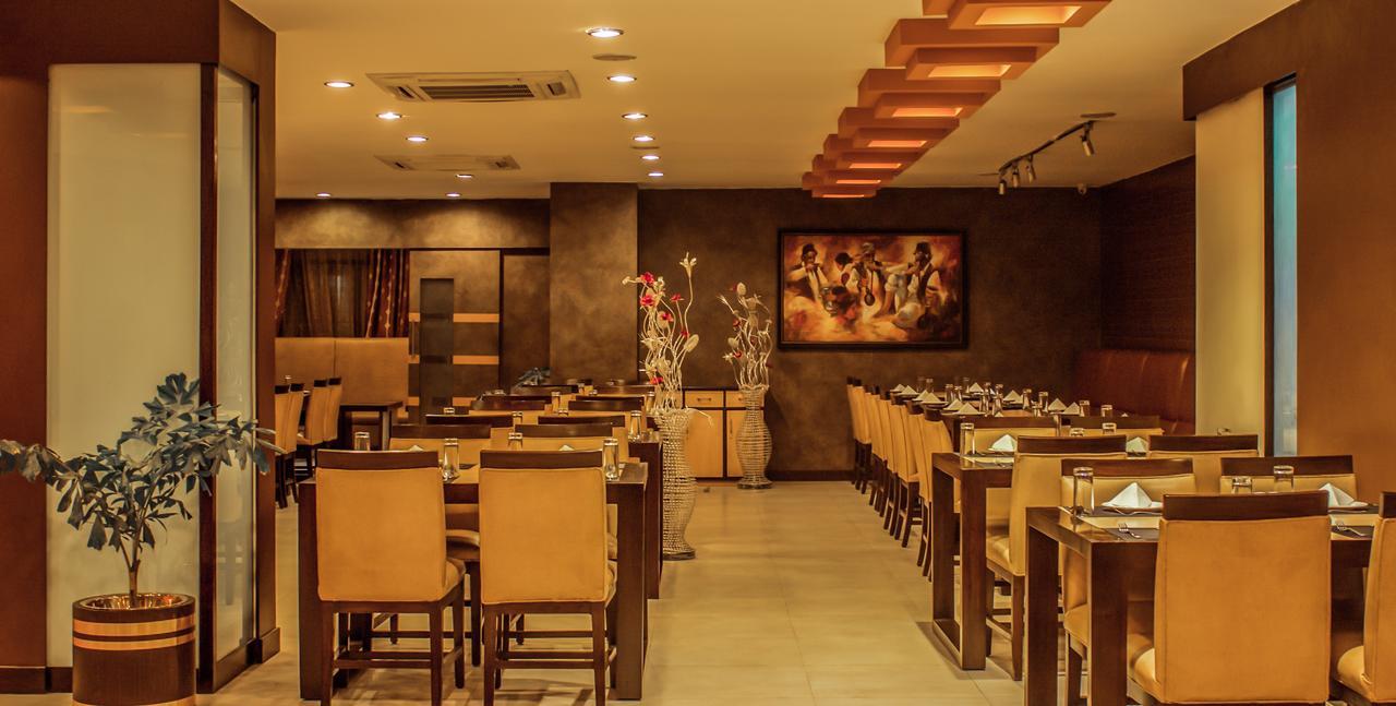 Hotel The Amadablam 4*