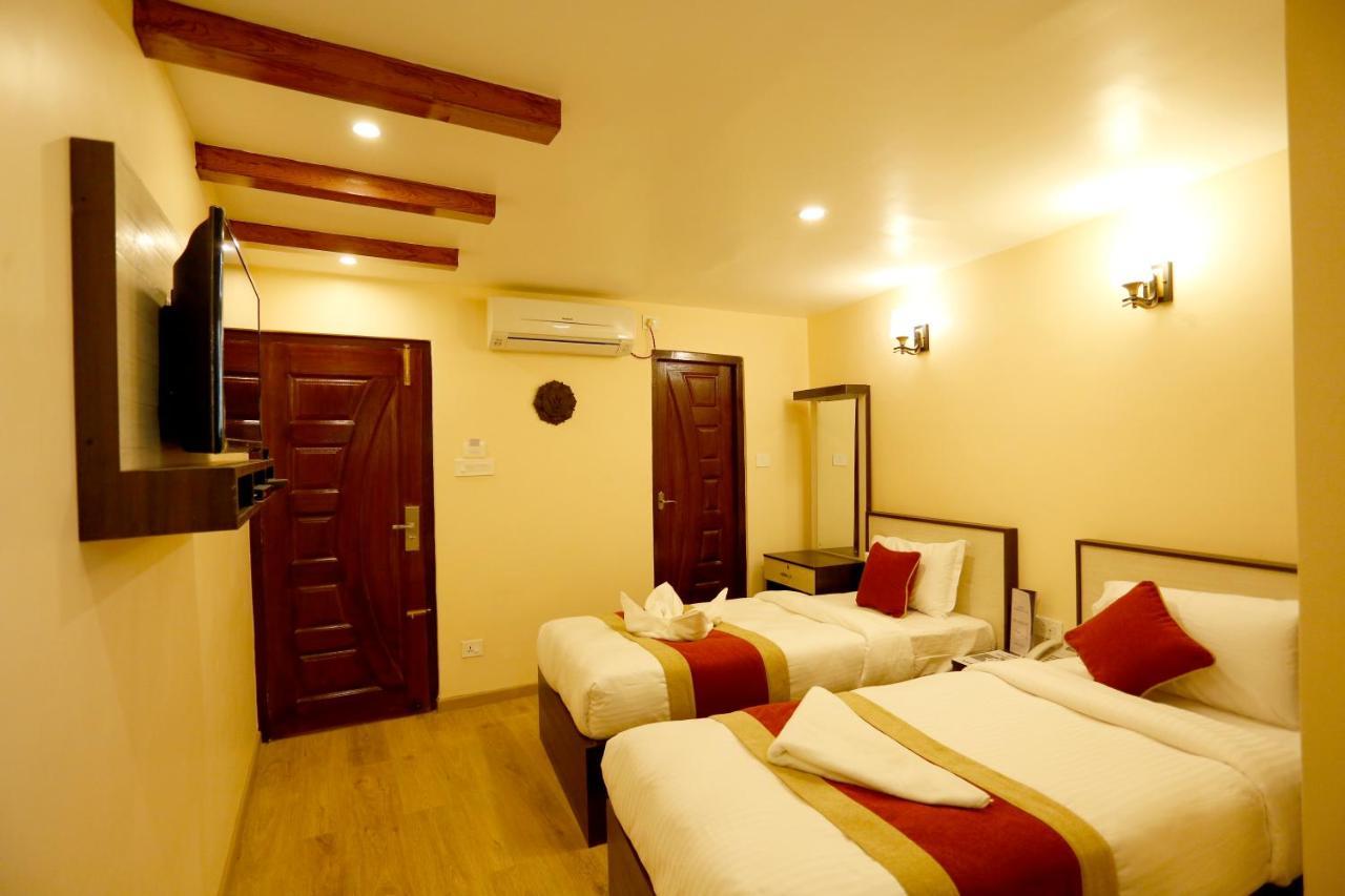 Readers Pvt.ltd 3*