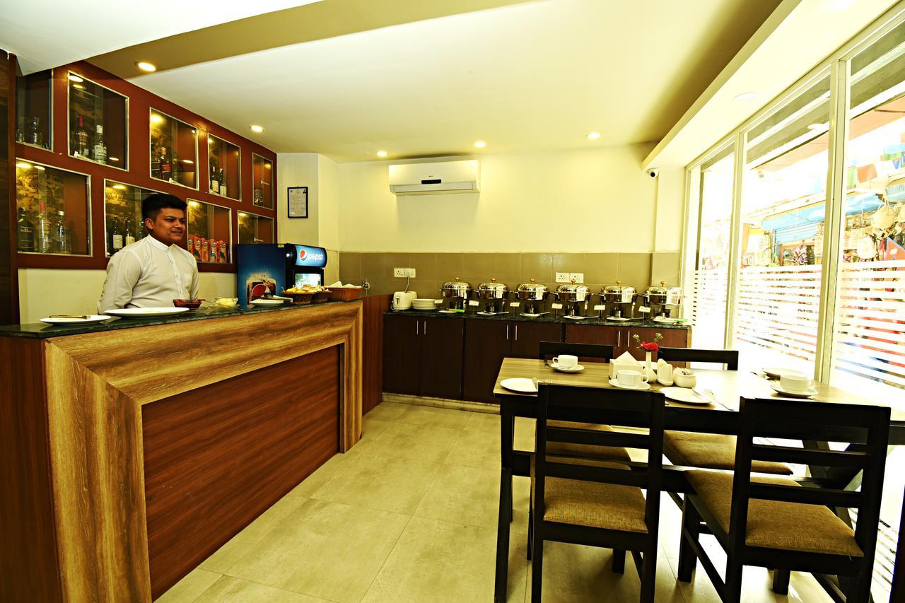Hotel Next 3*