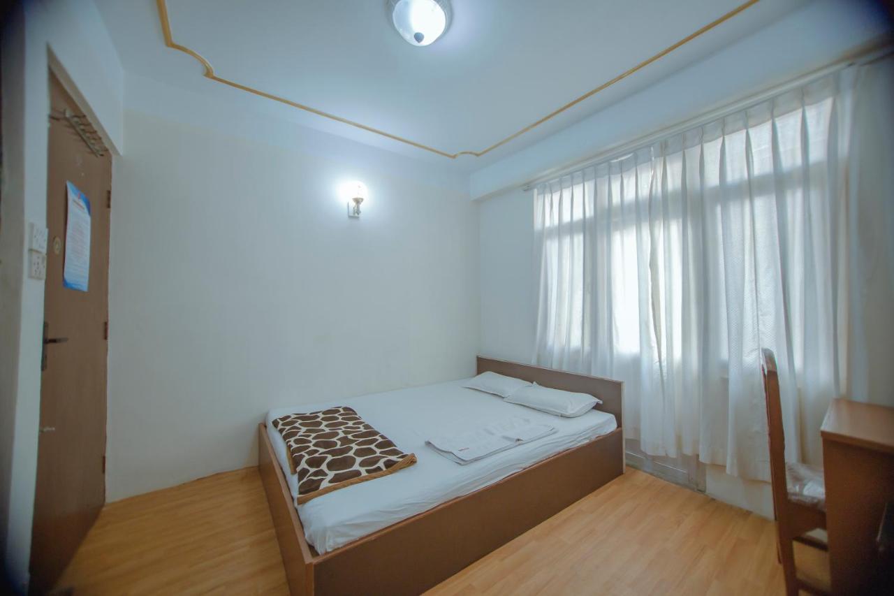 Triratna Hotel