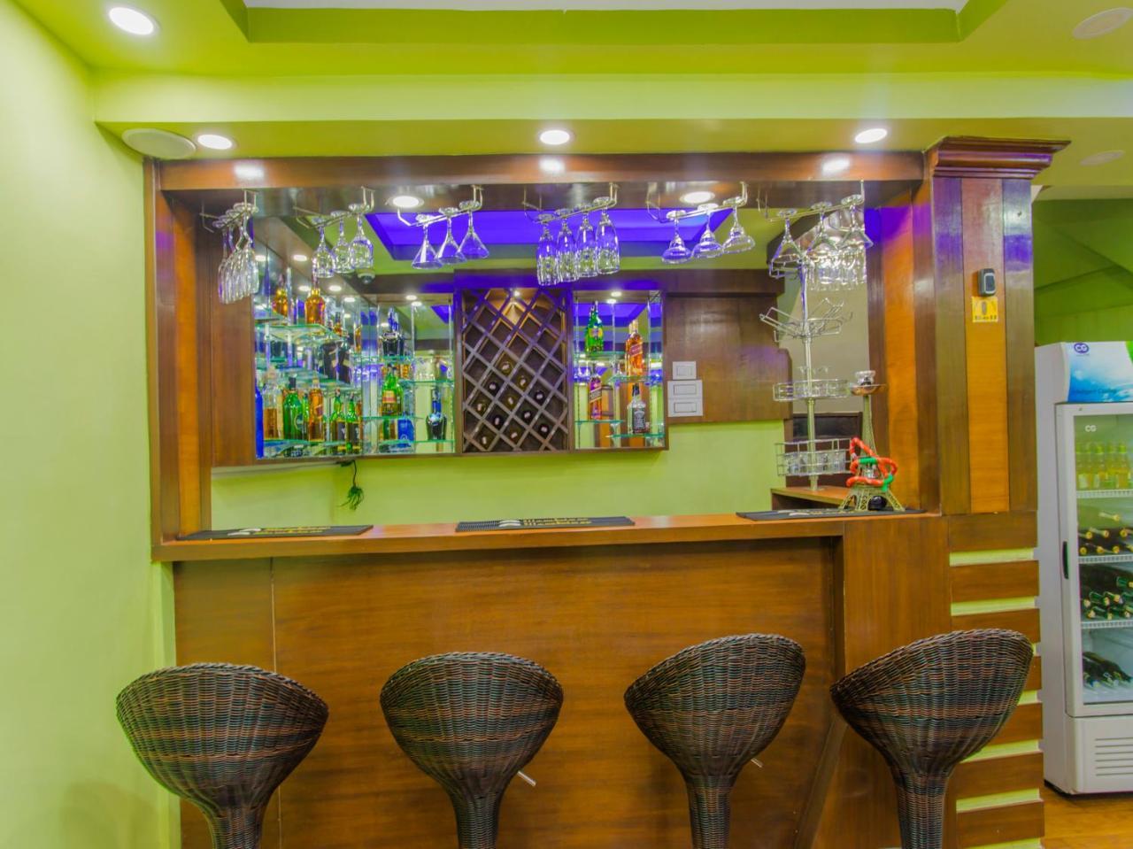 Oyo 208 Mount Gurkha Palace Hotel