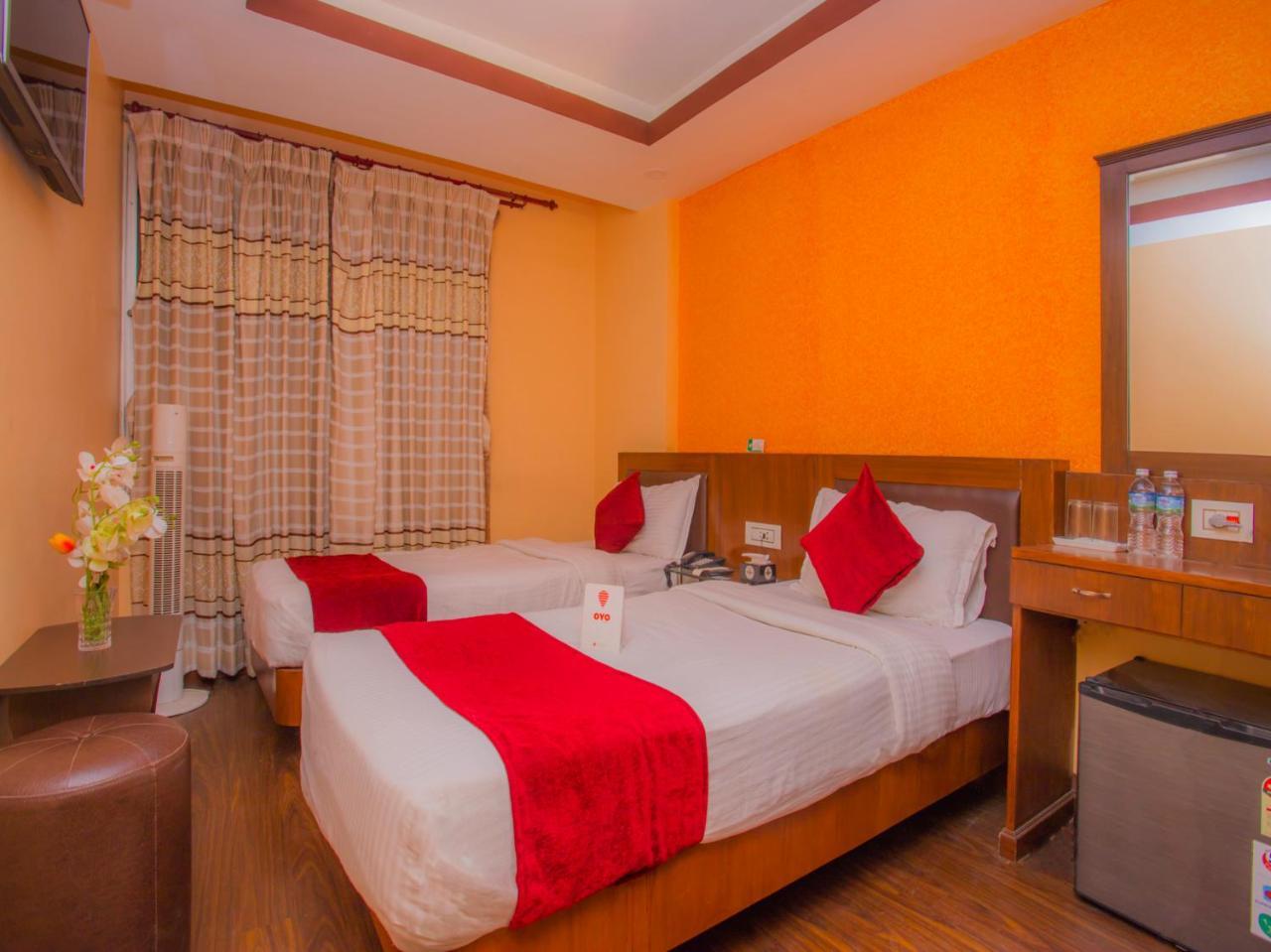 Oyo 208 Mount Gurkha Palace Hotel 2*