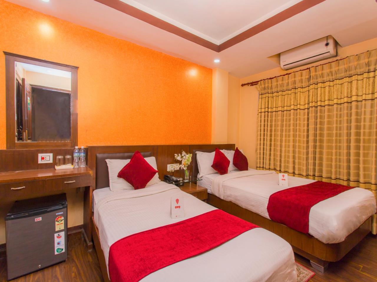Oyo 208 Mount Gurkha Palace Hotel