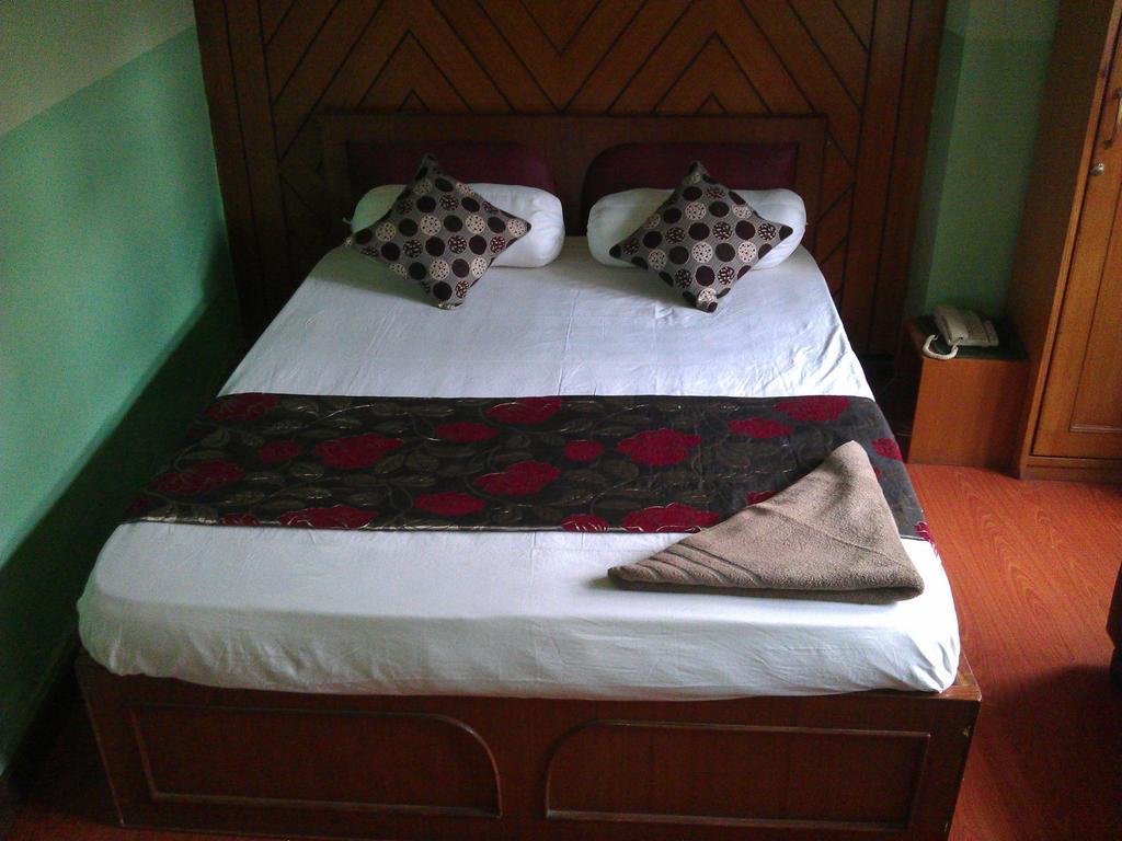 Lucky Star Hotel