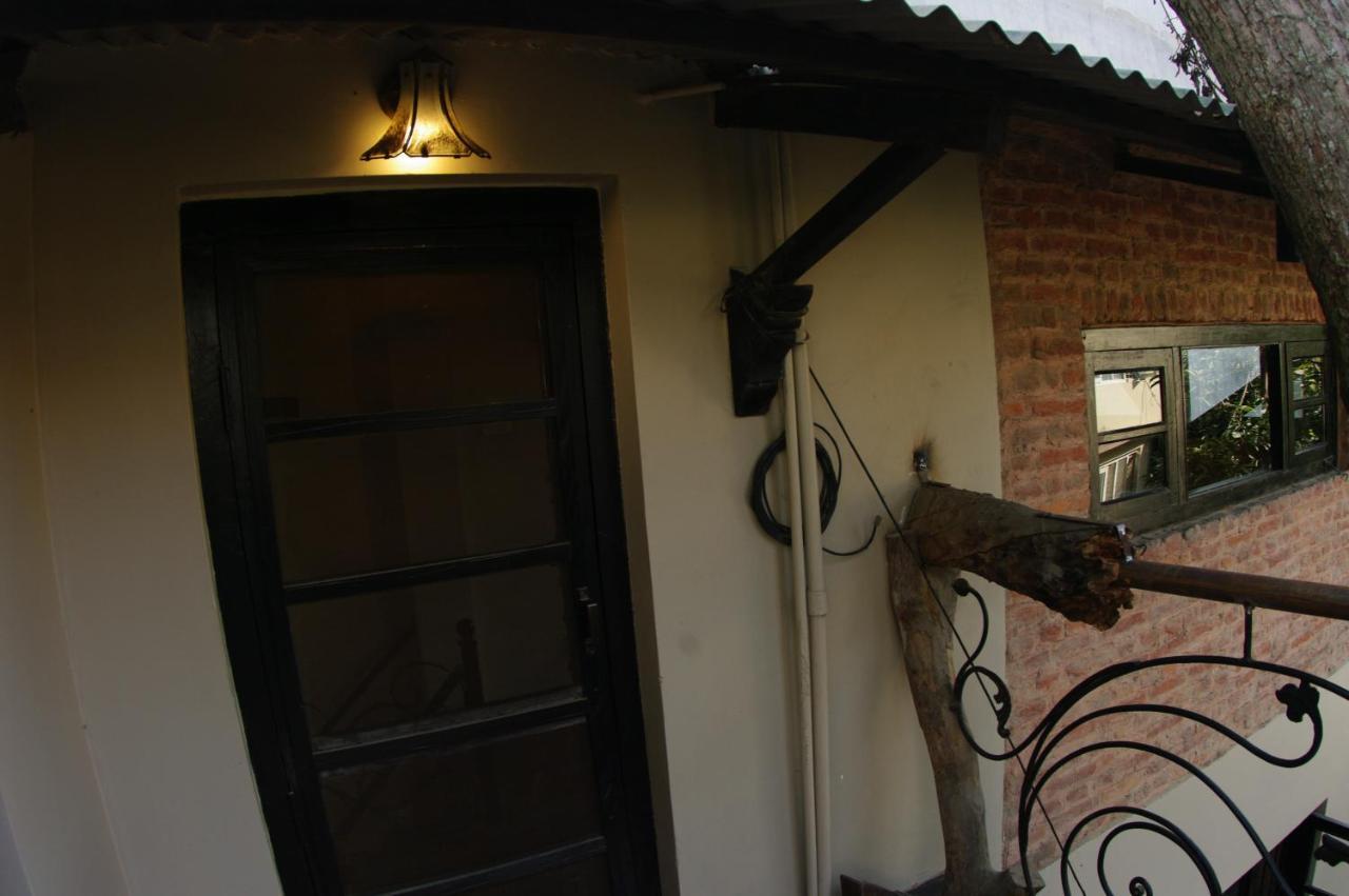 Rumah tetamu Laughing Buddha & Garden Theater