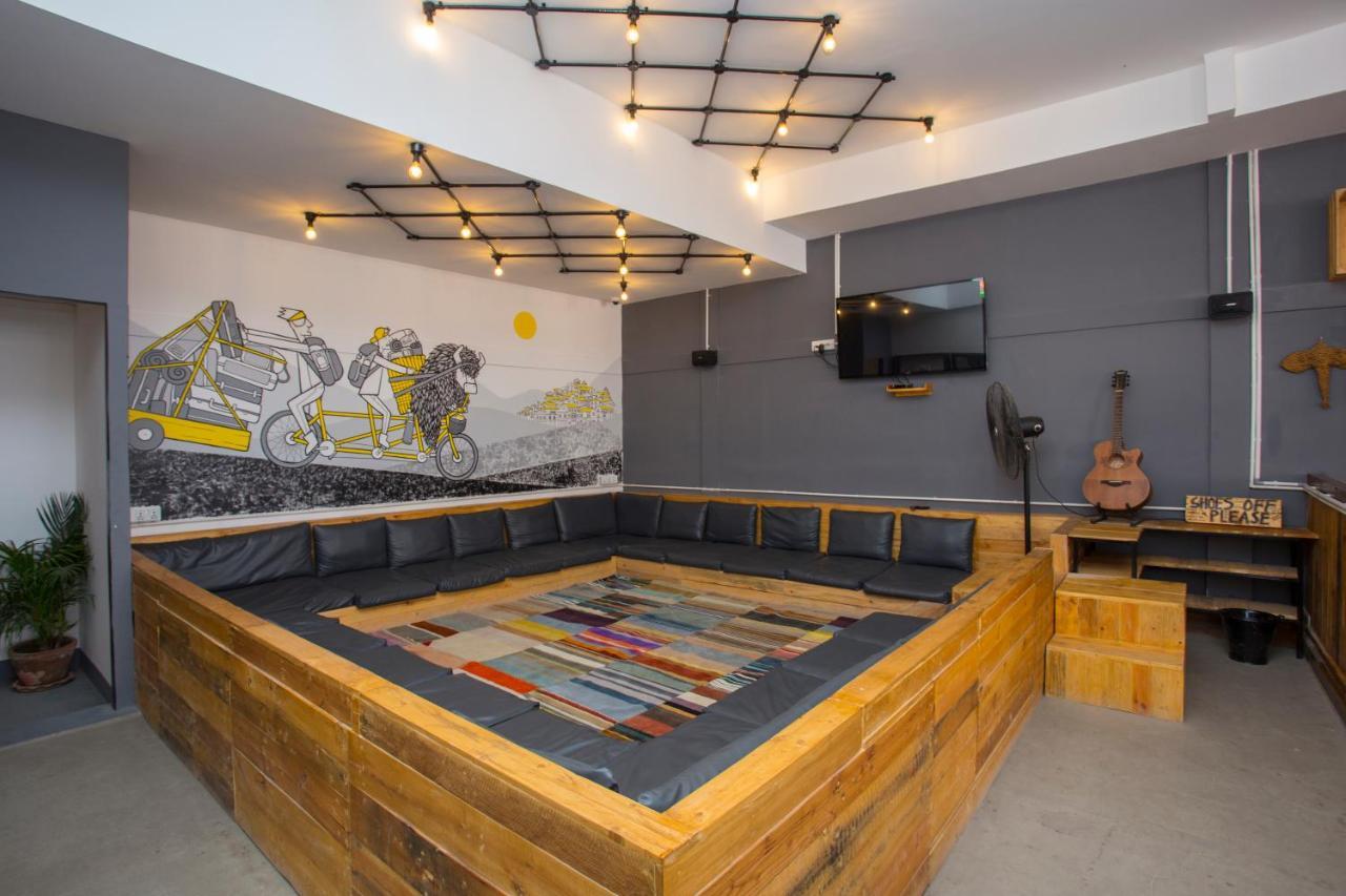 Yakety Yak Hostel *