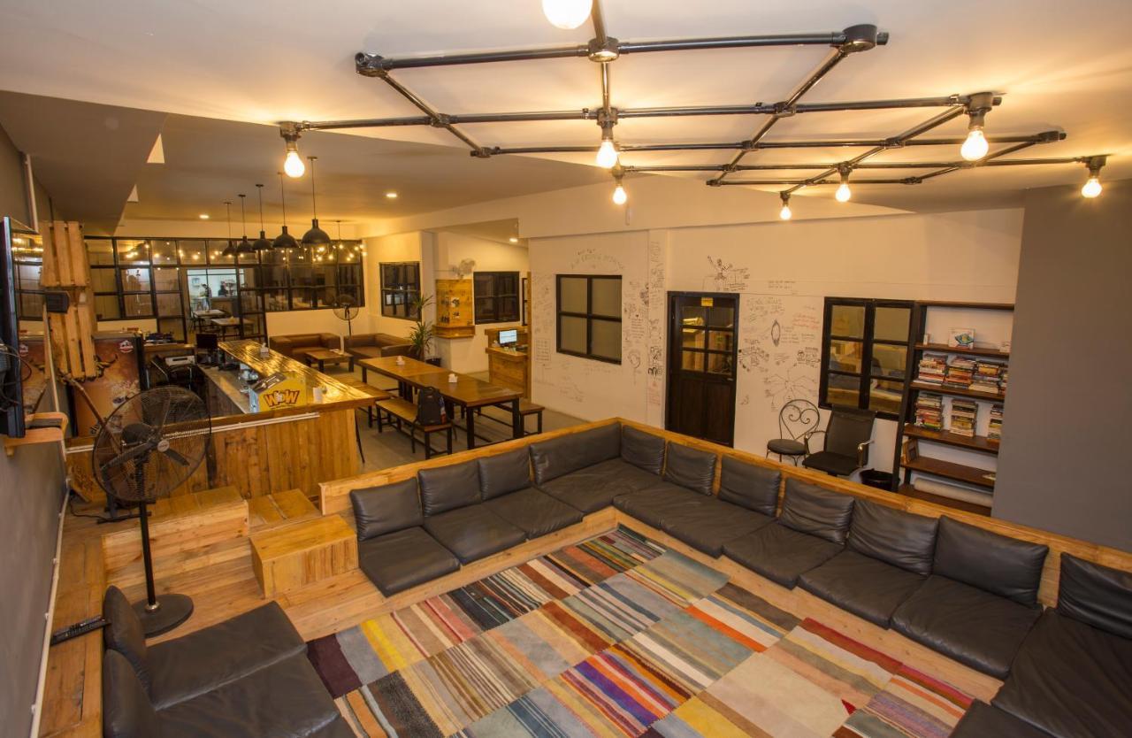 Yakety Yak Hostel *