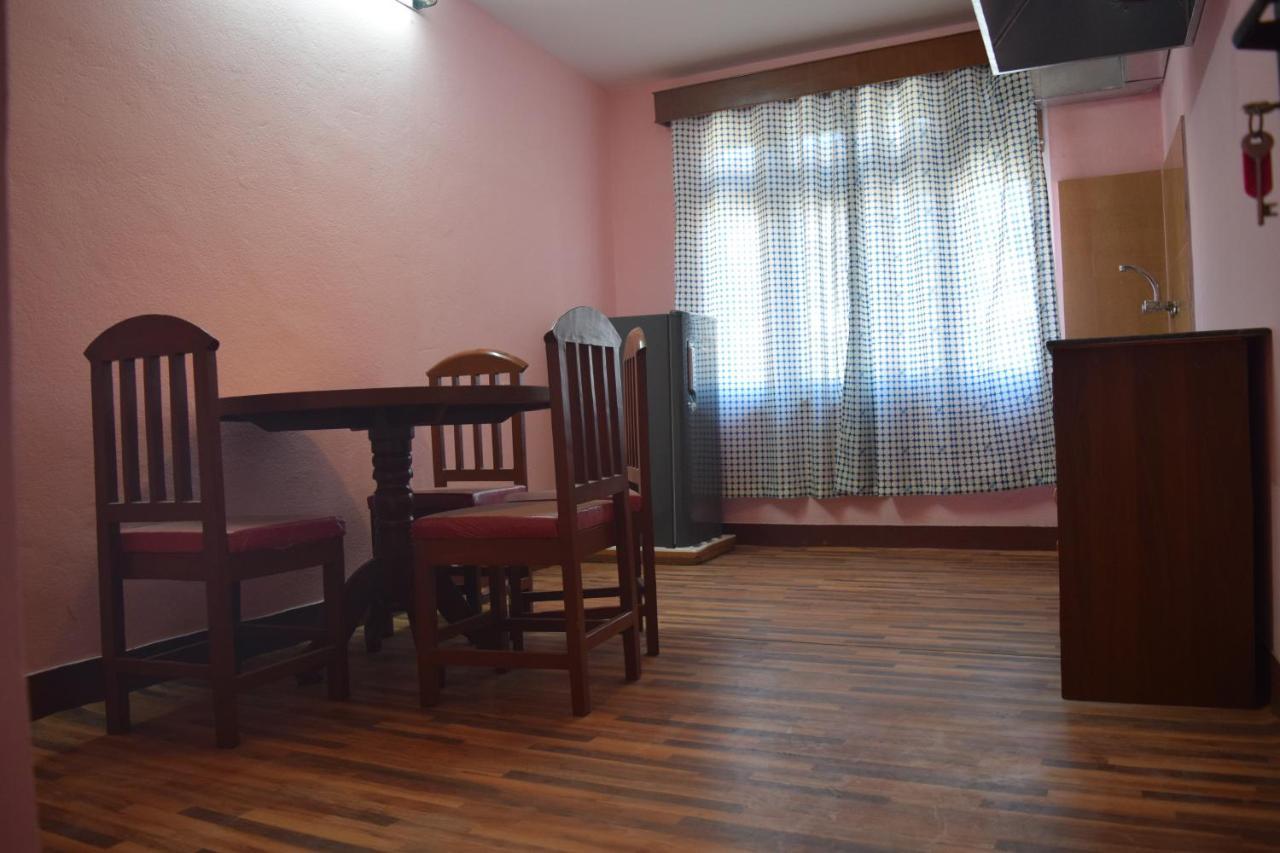 Hotel Triratna *