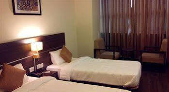 Hotel Regal Airport