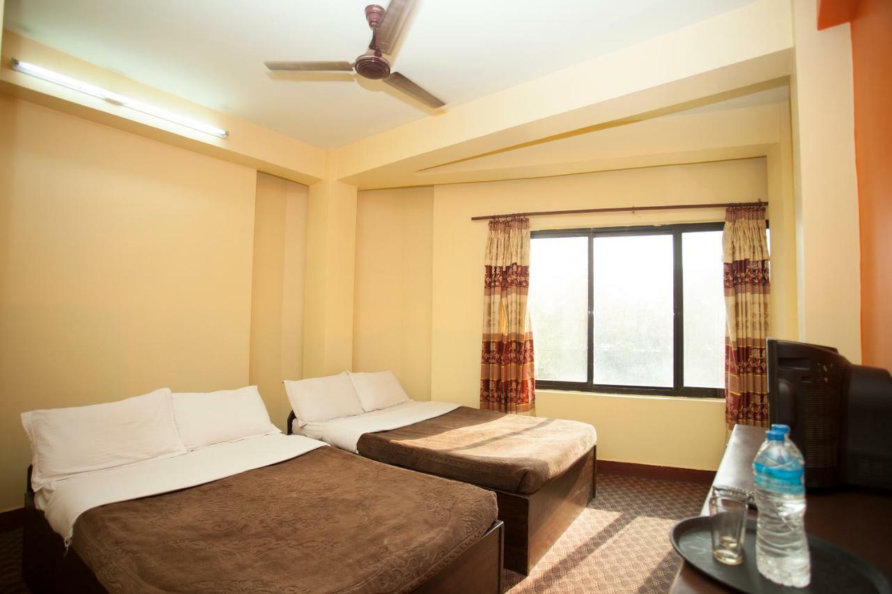 Spot On 380 Pashupati Plaza Hotel 3*